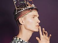 Autor: Joanna Drążek, absolwentka &bull;&nbsp;Model: Matthew @AS Management &bull;&nbsp;Accessories, make-up & hair: Justyna Polkowska &bull;&nbsp;Styling: Cofferdam &bull;&nbsp;All clothes: Dream Nation