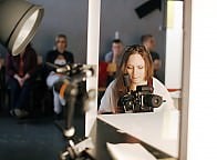 Fotografia produktowa na przykładzie fotografii szkła - prowadzący Michał Zagórny &bull; fot.Grzegorz Mikrut