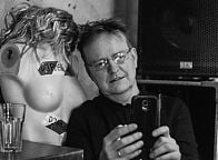 Koncert Mata Stryjeckiego - wykładowcy Warszawskiej Szkoły Reklamy - w Składzie butelek - 8 lutego 2018 r. Fot. Anita Kot