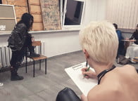 Warsztaty rysunkowe z rysowania postaci ludzkich prowadzone przez Marię Orzewską - IV 2025 r.; fot. Grzegorz Rusinek